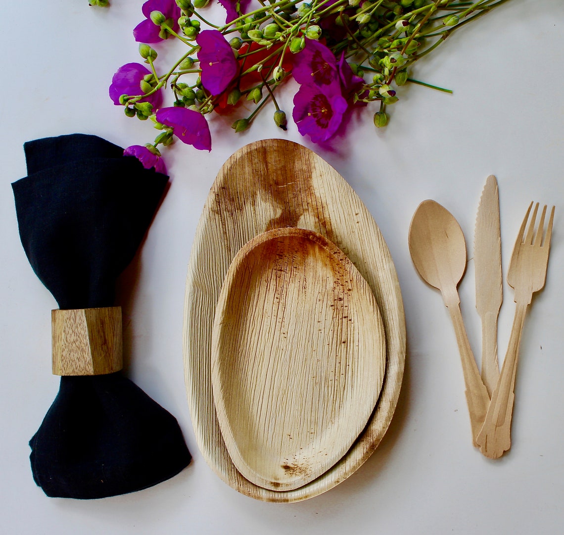 Oval Plate Party Pack - 10 Ovals (9") + 10 Ovals (6") + 30 Utensils - 50pc