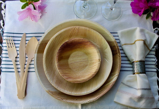 Disposable palm leaf fsquer plate Natural Sustainable 25 pices 10" round 25 pic 8" Round 25 pic bowl and 75 pic wooden Brich cutlery